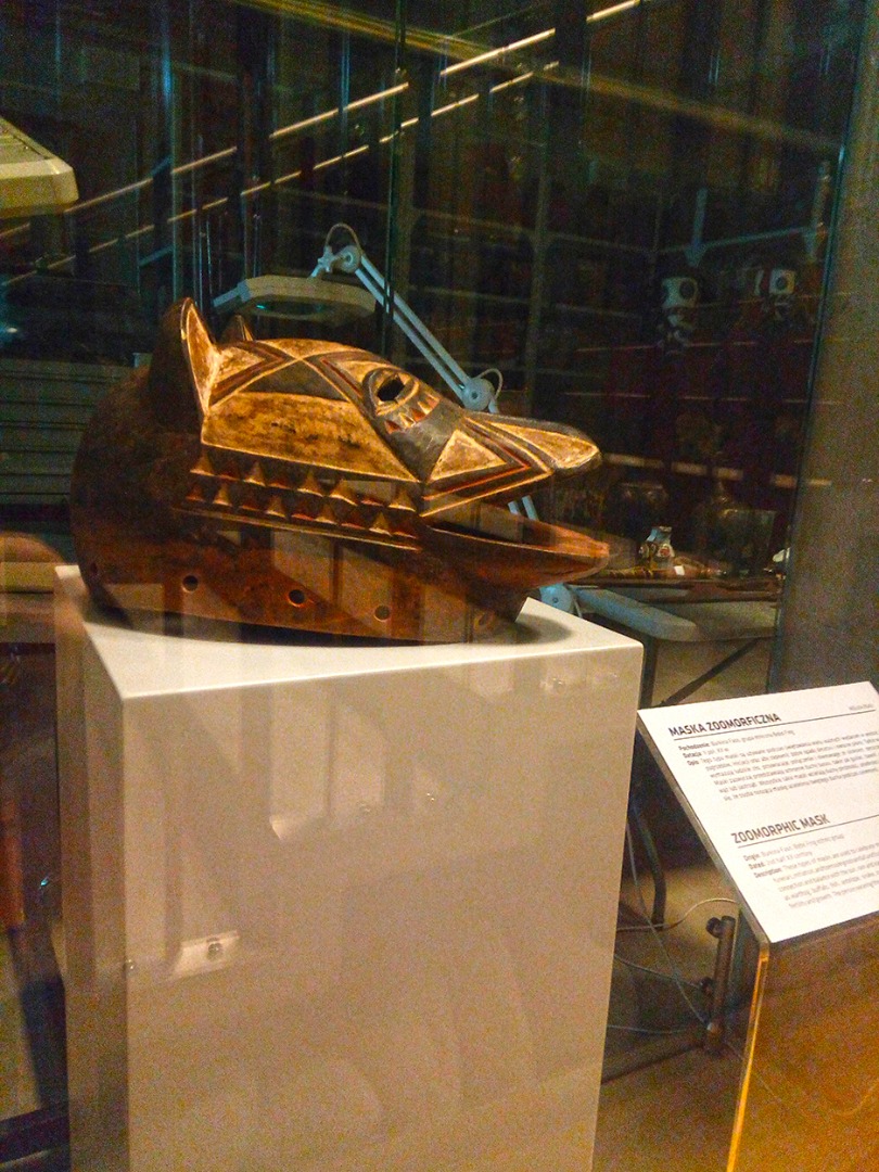 Maska mzo-3543 w muzeum